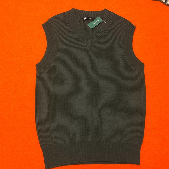 Mossy green merino wool V-neck ribbed Grandpa chic vest NWT - Picture 2 of 6